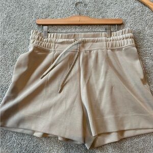 Lululemon Soft Ambitions High Rise Short 4"